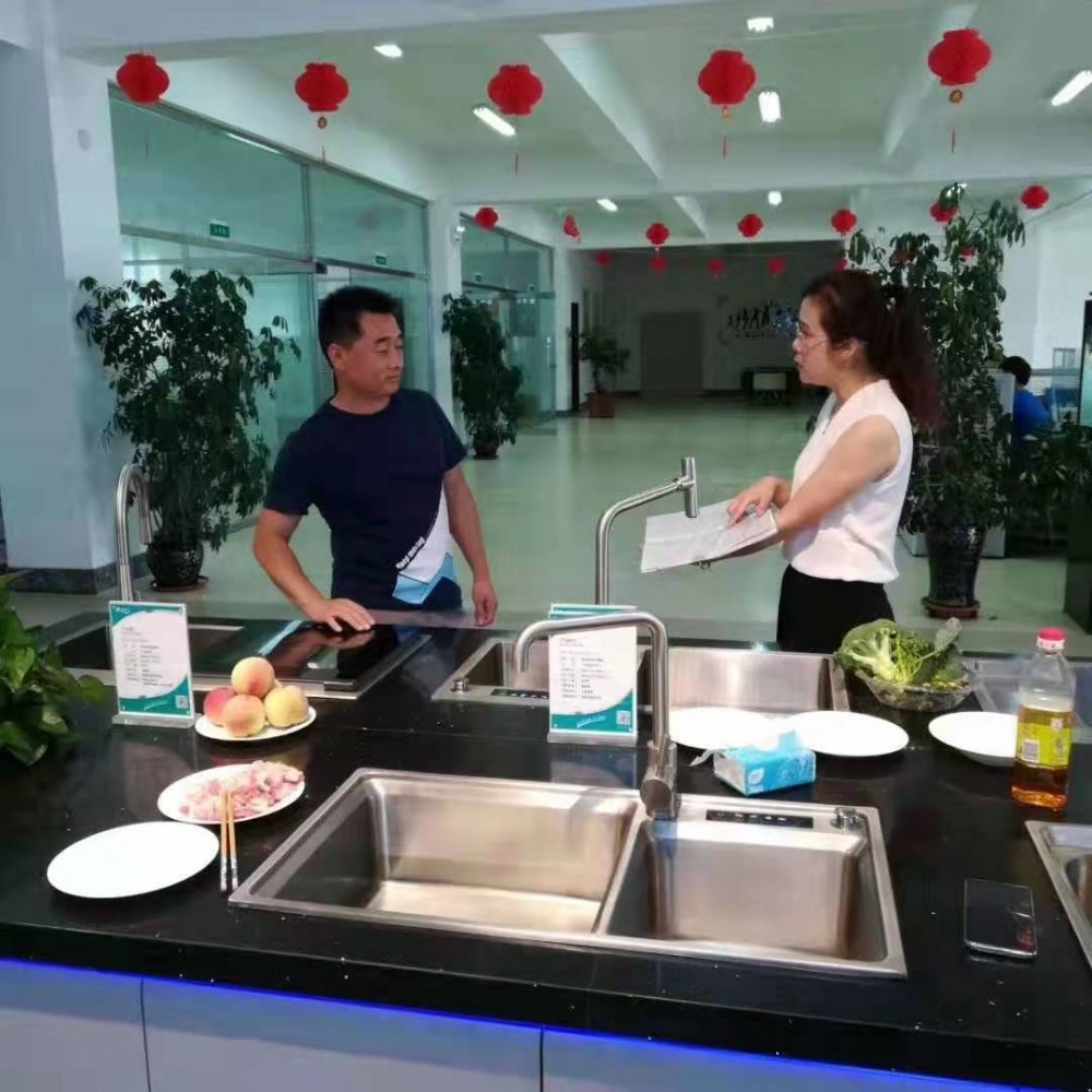 加盟康世界 | 祝賀美多集成灶宋總簽約康世界！